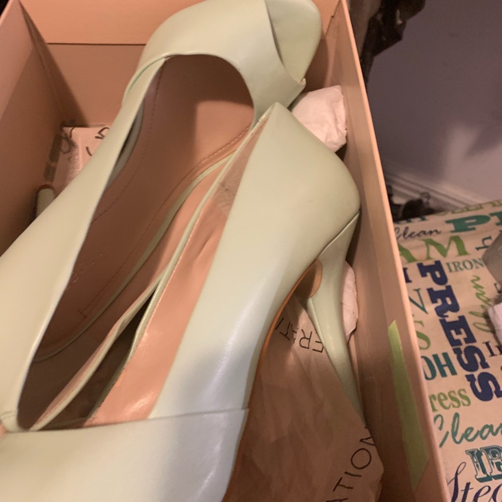 Heels - Picture 5 of 7